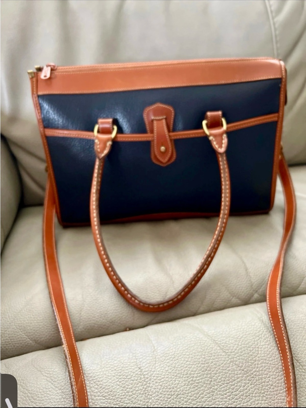 Vintage Dooney & Bourke  All-Weather Leather Shoulder with Crossbody Strap - Picture 6 of 9